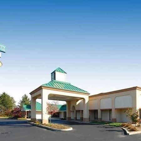 Quality Inn & Suites Danville Exterior photo