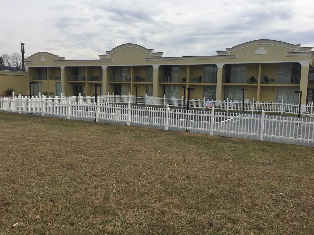 Quality Inn & Suites Danville Exterior photo